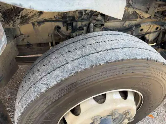 いすゞ ギガ QKG-CXZ77AT(6x2)の写真21