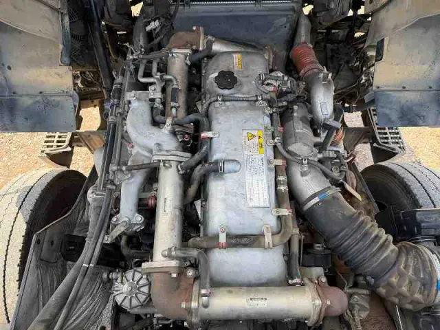 いすゞ ギガ QKG-CXZ77AT(6x2)の写真33