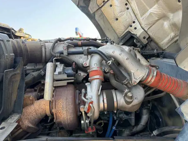 いすゞ ギガ QKG-CXZ77AT(6x2)の写真35