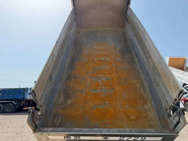 いすゞ ギガ QKG-CXZ77AT(6x2)の写真36