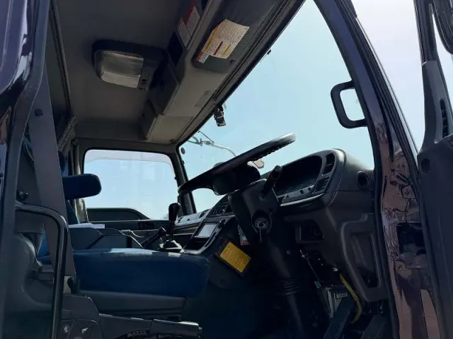 いすゞ ギガ QKG-CXZ77AT(6x2)の写真44