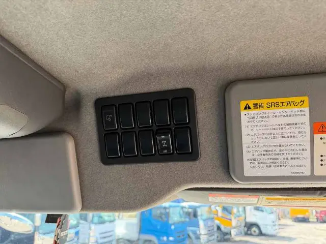 いすゞ ギガ QKG-CXZ77AT(6x2)の写真47