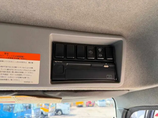 いすゞ ギガ QKG-CXZ77AT(6x2)の写真48
