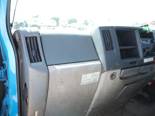 いすゞ エルフ TKG-NKR85N(2WD)の写真39