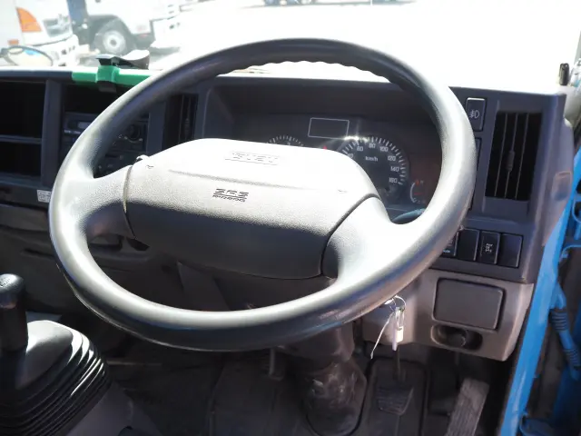 いすゞ エルフ TKG-NKR85N(2WD)の写真45