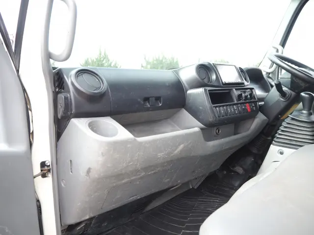 トヨタ ダイナ 2KG-XZU675(4WD)の写真33