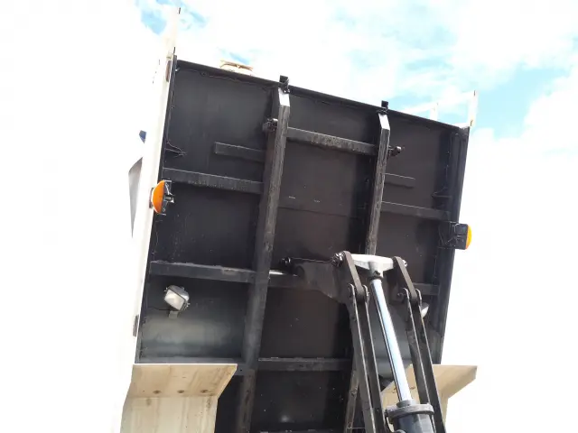 日野 レンジャー 2KG-FE2ACA(2WD)の写真12