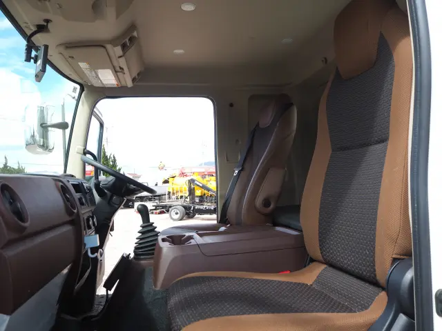 日野 レンジャー 2KG-FE2ACA(2WD)の写真40