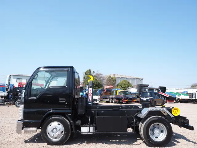 いすゞ エルフ BDG-NKR85N(2WD)の写真2