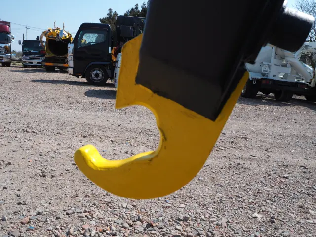 いすゞ エルフ BDG-NKR85N(2WD)の写真9