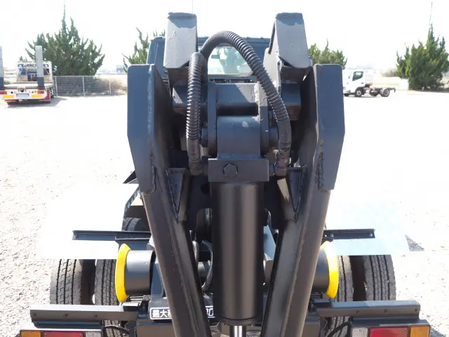 いすゞ エルフ BDG-NKR85N(2WD)の写真10