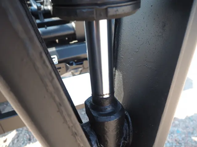 いすゞ エルフ BDG-NKR85N(2WD)の写真11