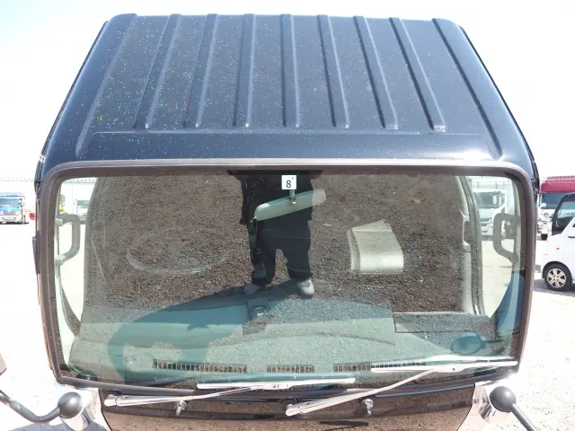 いすゞ エルフ BDG-NKR85N(2WD)の写真13