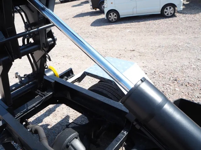 いすゞ エルフ BDG-NKR85N(2WD)の写真19