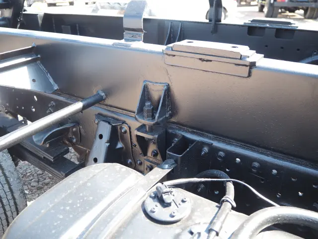 いすゞ エルフ BDG-NKR85N(2WD)の写真21