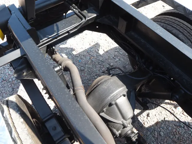 いすゞ エルフ BDG-NKR85N(2WD)の写真26