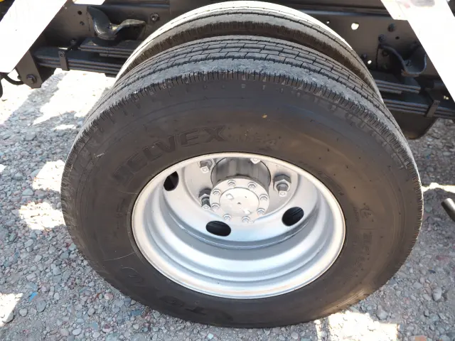 いすゞ エルフ BDG-NKR85N(2WD)の写真27