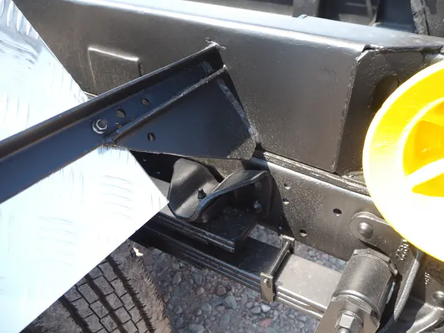 いすゞ エルフ BDG-NKR85N(2WD)の写真33