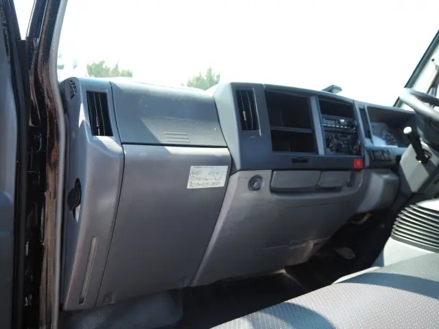 いすゞ エルフ BDG-NKR85N(2WD)の写真42