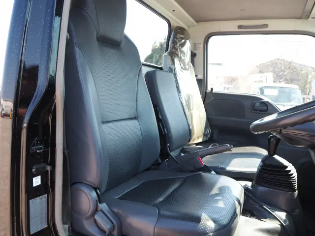 いすゞ エルフ BDG-NKR85N(2WD)の写真45