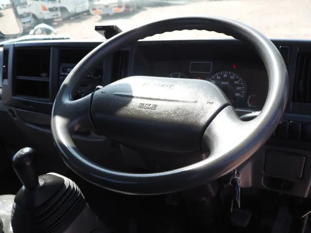 いすゞ エルフ BDG-NKR85N(2WD)の写真47