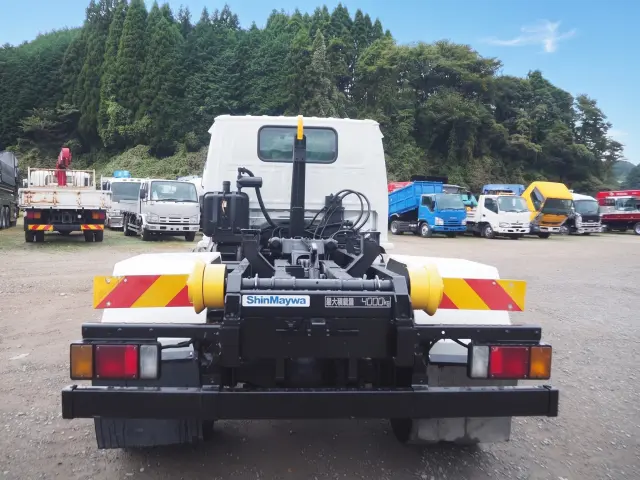 いすゞ エルフ PDG-NKR85YN(2WD)の写真4