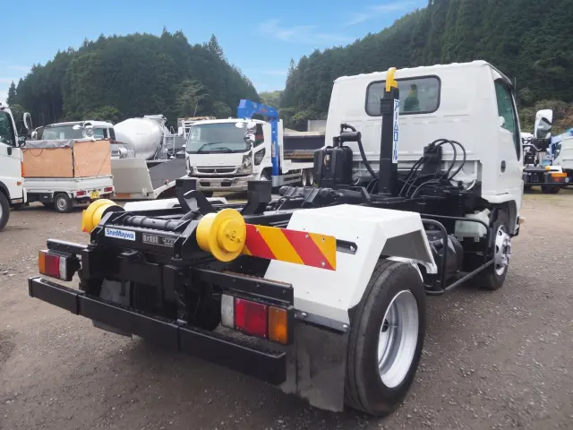 いすゞ エルフ PDG-NKR85YN(2WD)の写真5