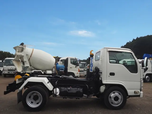 いすゞ エルフ PDG-NKR85YN(2WD)の写真6