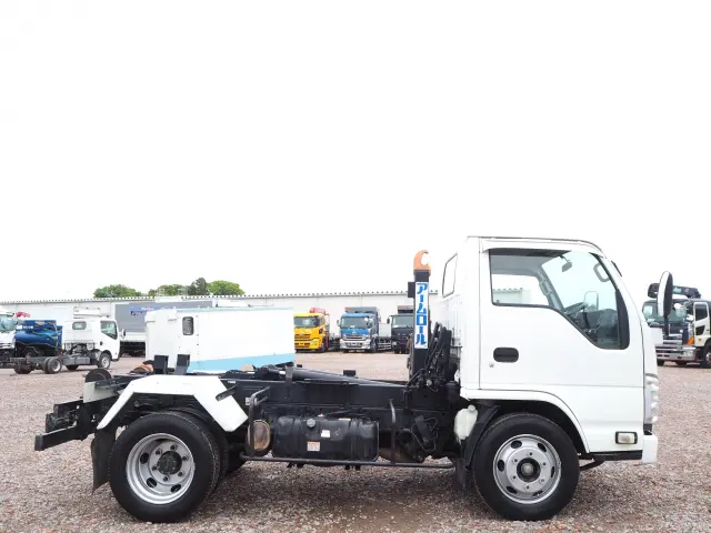 いすゞ エルフ PDG-NKR85YN(2WD)の写真7
