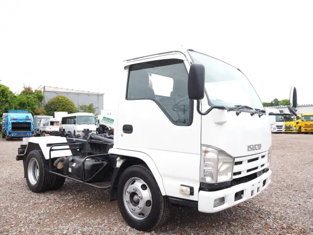 いすゞ エルフ PDG-NKR85YN(2WD)の写真8