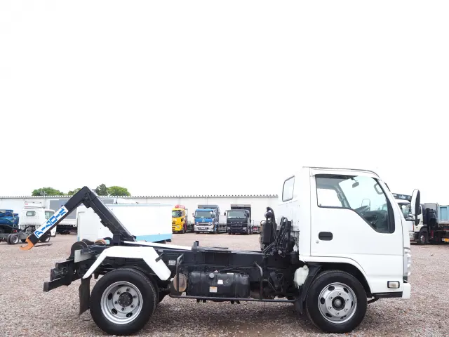 いすゞ エルフ PDG-NKR85YN(2WD)の写真10