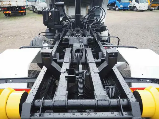 いすゞ エルフ PDG-NKR85YN(2WD)の写真15