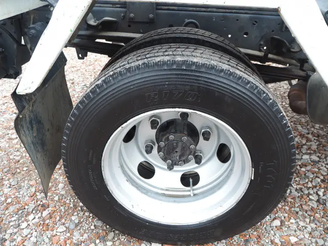 いすゞ エルフ PDG-NKR85YN(2WD)の写真25
