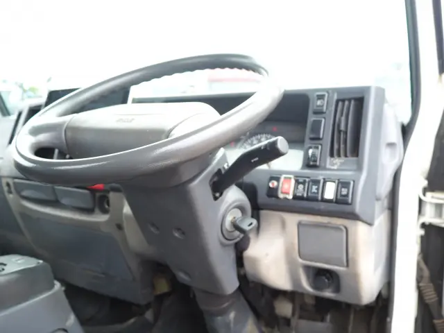 いすゞ エルフ PDG-NKR85YN(2WD)の写真43
