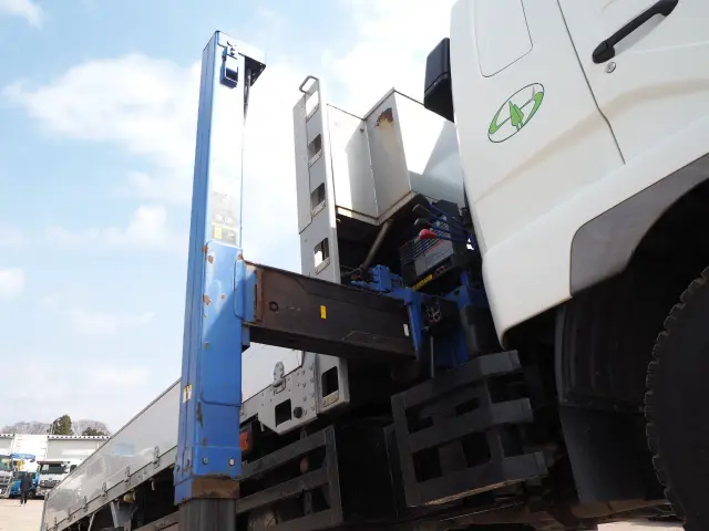 三菱 ファイター LKG-FK62FZ(2WD)の写真11