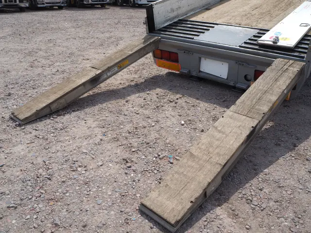 三菱 ファイター LKG-FK62FZ(2WD)の写真15