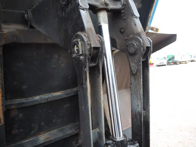 いすゞ フォワード PKG-FRR90S1(2WD)の写真13