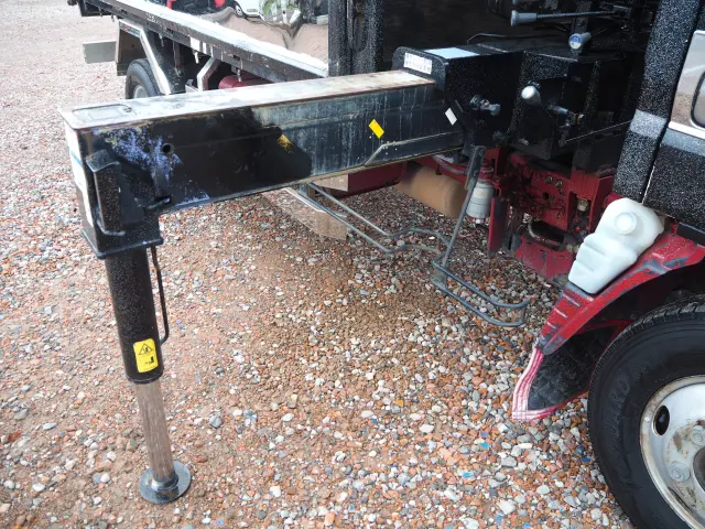 三菱 キャンター KK-FE73EEX(2WD)の写真9