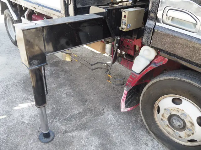三菱 キャンター KK-FE73EEX(2WD)の写真9
