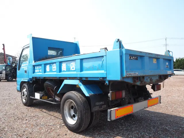 いすゞ エルフ PB-NKR81N(2WD)の写真3