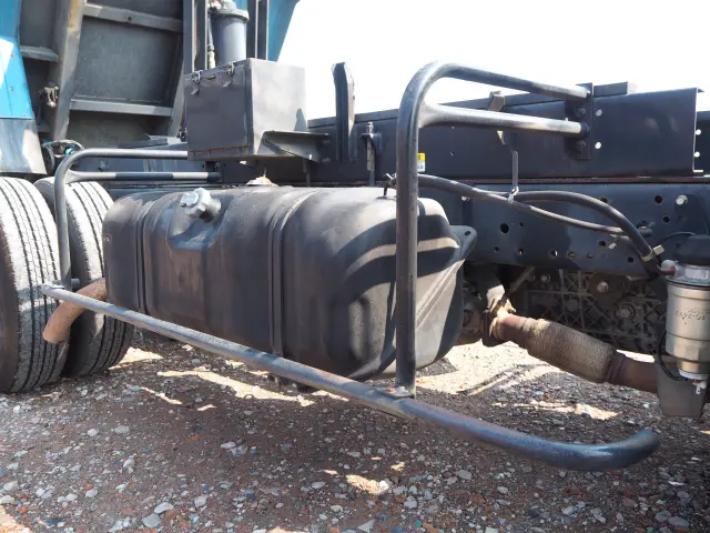 いすゞ エルフ PB-NKR81N(2WD)の写真12