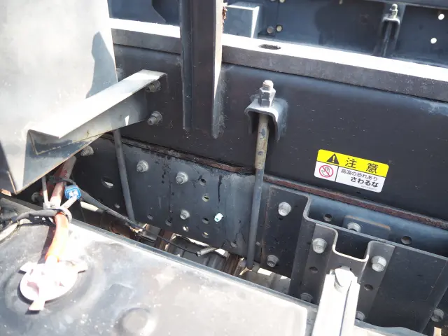 いすゞ エルフ PB-NKR81N(2WD)の写真21