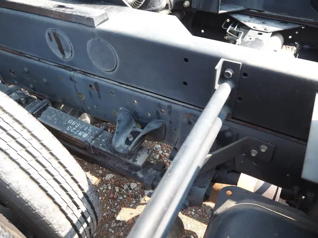 いすゞ エルフ PB-NKR81N(2WD)の写真22