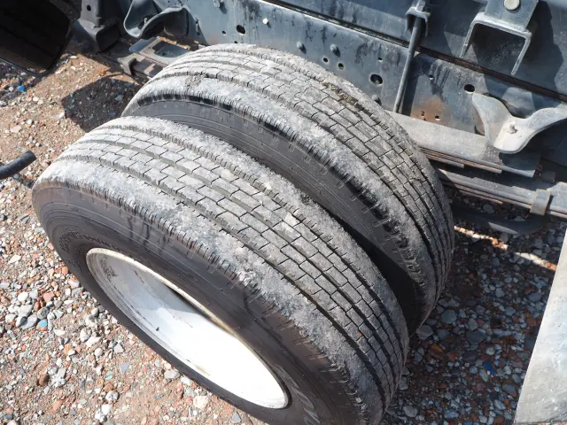 いすゞ エルフ PB-NKR81N(2WD)の写真30