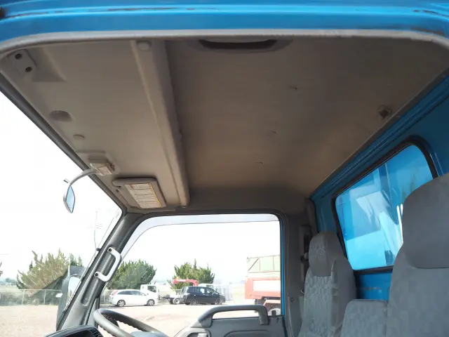 いすゞ エルフ PB-NKR81N(2WD)の写真44