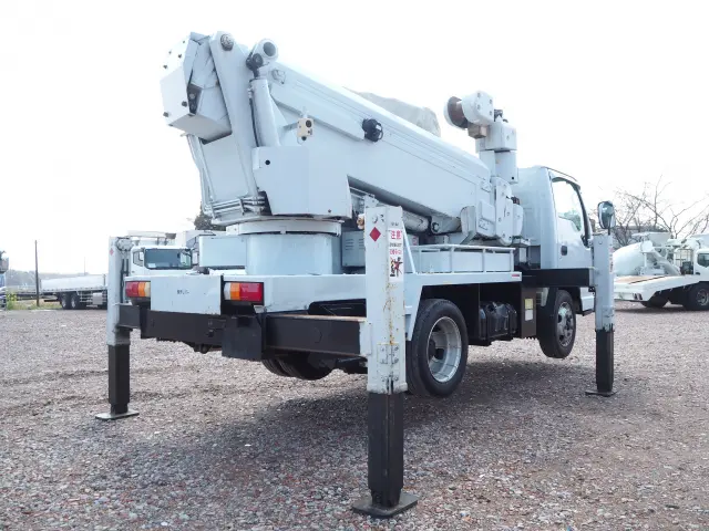 いすゞ エルフ PB-NKR81AN(2WD)の写真5