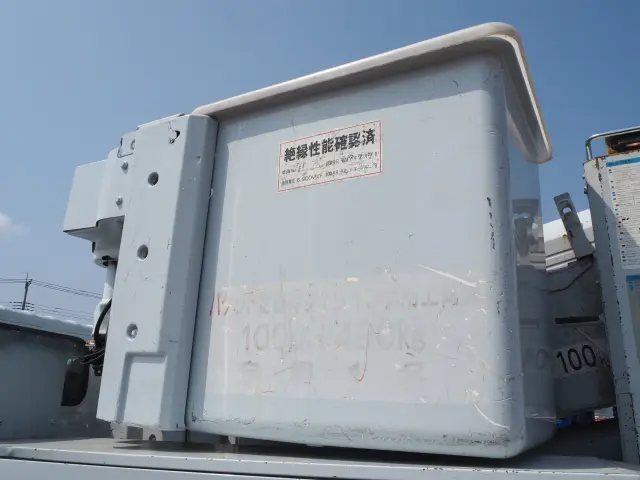 いすゞ エルフ PB-NKR81AN(2WD)の写真14