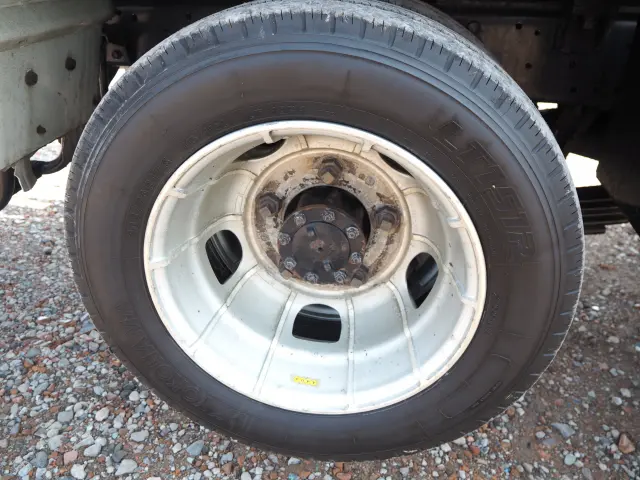 いすゞ エルフ PB-NKR81AN(2WD)の写真24