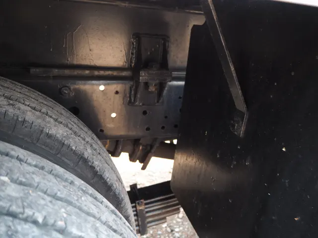 いすゞ エルフ PB-NKR81AN(2WD)の写真26