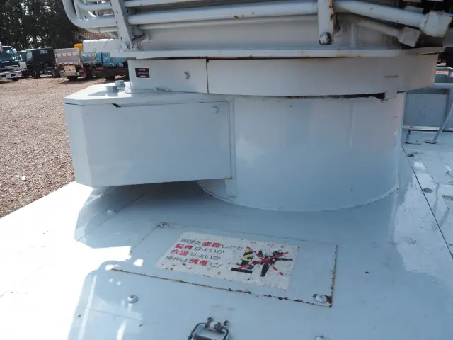 いすゞ エルフ PB-NKR81AN(2WD)の写真30